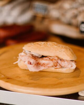 Pistolet met ham, vers belegd